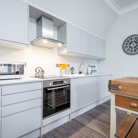 South Street Luxury Apartment * Central * Sleeps 4 St Andrews Kültér fotó